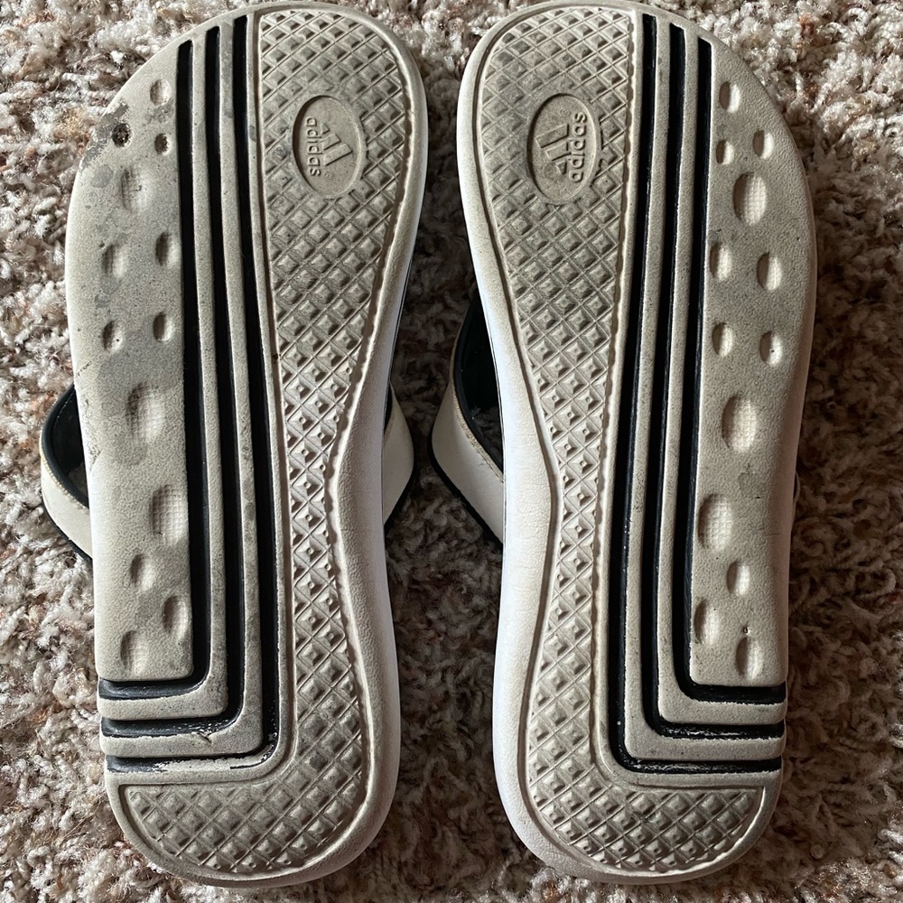 Addias flip flops - Picture 2 of 4